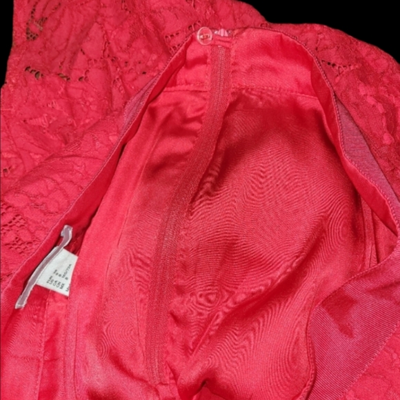 WOMEN'S H&M RED LACE PENCIL SKIRT - Picture 3 of 5
